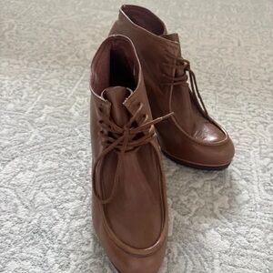 Classic Brown Lace-Up Women's Ankle Boots